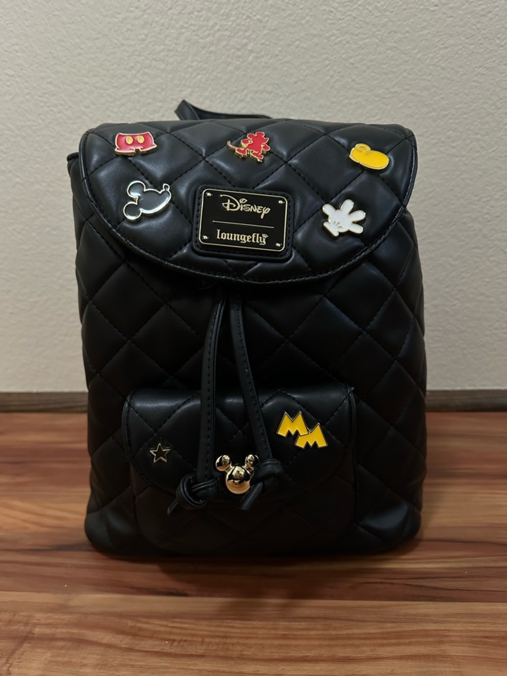 NWT Loungefly Disney Black Quilted Mickey Mouse Pin Backpack - Picture 6 of 8
